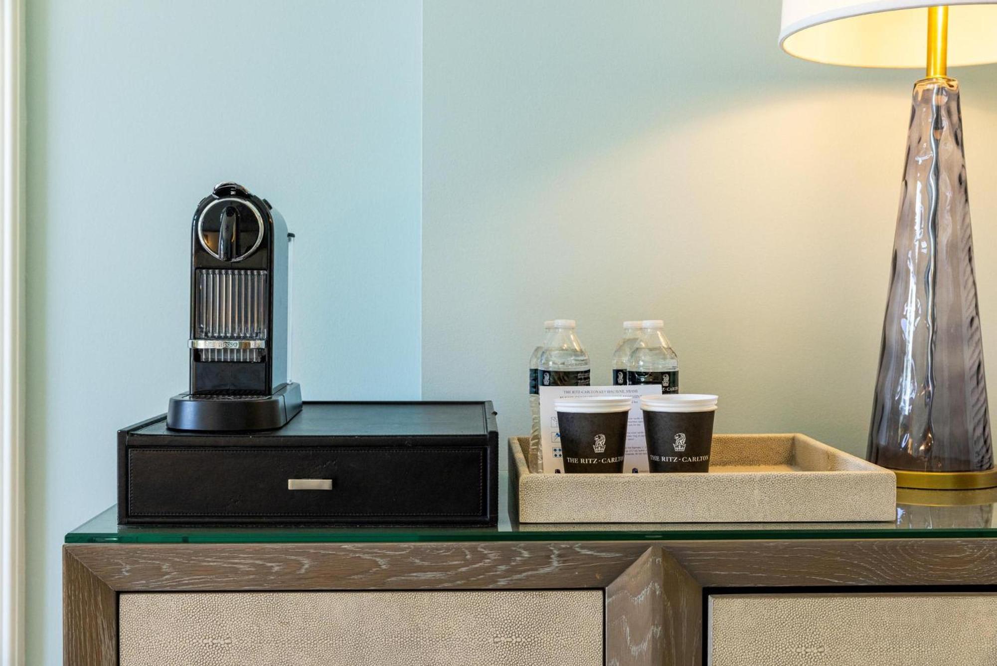 Lovely Deluxe Unit Located At Ritz Carlton - Key Biscayne! マイアミ エクステリア 写真